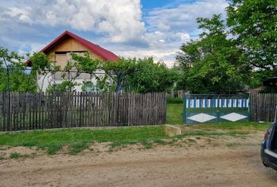 Casă cu 4 camere în Uda
