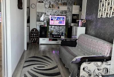 Apartament cu 3 camere decomandat în Domnești - 1