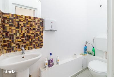 Spațiu comercial, de 64 mp, în Tei