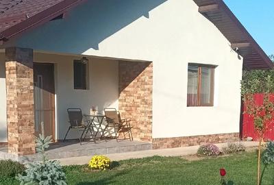 Casă cu Teren 1000 Mp în Bucu