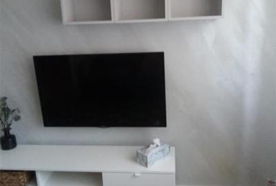 Apartament cu 3 camere semidecomandat, mobilat în 9 Mai - 2