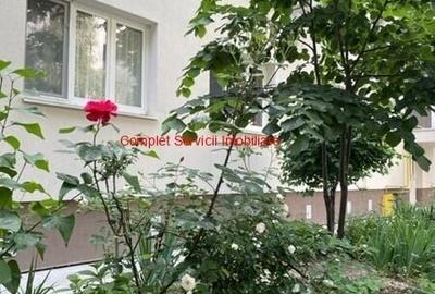 Apartament cu 3 camere în Drumul Taberei