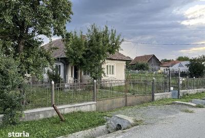 Casă cu 2 camere cu Teren 1642 Mp în Bonț - 1