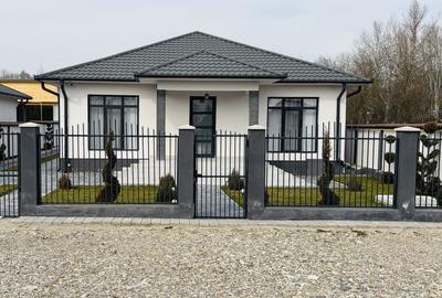 Casă cu 3 camere cu Teren 600 Mp în Central