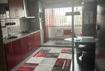 Apartament cu 3 camere decomandat, mobilat în Nord