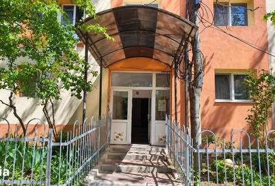 Apartament cu 3 camere semidecomandat în Vitan