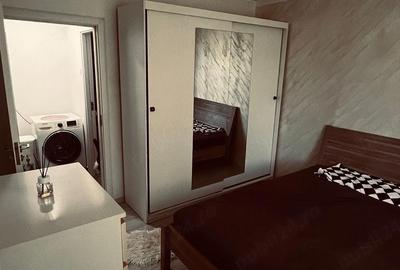 Apartament cu 3 camere semidecomandat în Central - 1