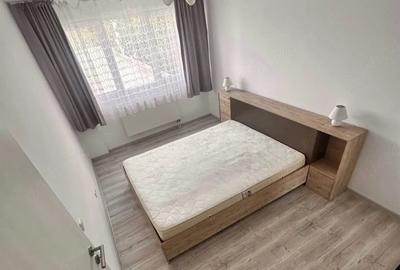 Apartament cu 4 camere decomandat în Tipografilor