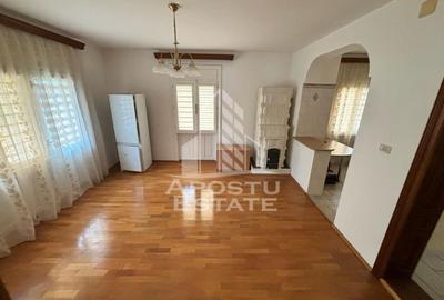 Casă individuală cu 12 camere cu Canalizare în Clocotici - 10