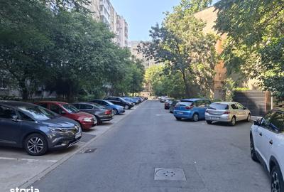 Apartament cu 3 camere decomandat în Unirii Sud