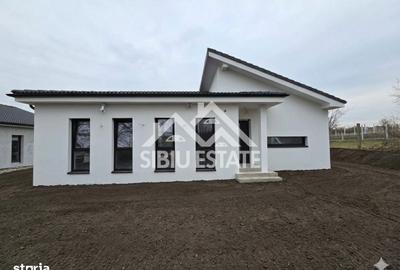 Casă cu 4 camere cu Teren 390 Mp în Șura Mică