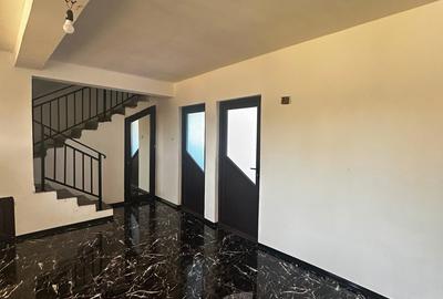 Casă individuală cu 4 camere cu Teren 250 Mp în Lumina