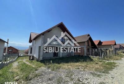 Casă cu 5 camere cu Teren 500 Mp în Șura Mare