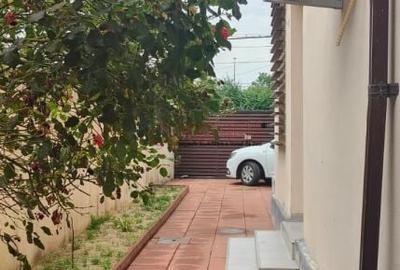 Casă cu 4 camere cu Teren 200 Mp în Berceni