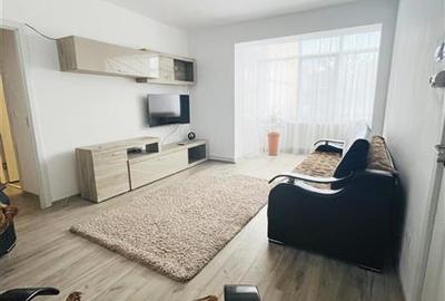 Apartament cu 2 camere semidecomandat, mobilat în Tractorul