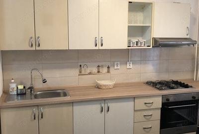 Apartament cu 3 camere decomandat în Nerva Traian