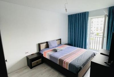Apartament cu 2 camere decomandat în Tractorul
