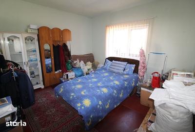 Casă cu 4 camere cu Teren 232 Mp în Central