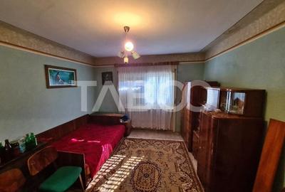 Casă individuală cu 5 camere cu Canalizare în Cut - 1