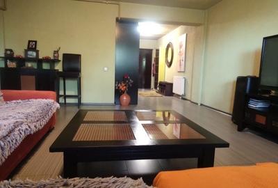 Apartament cu 2 camere decomandat în Valea Oltului