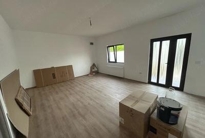 Casă cu 6 camere cu Teren 380 Mp în Central - 2