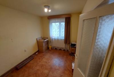 Apartament cu 3 camere decomandat în Luduș