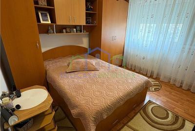 Apartament cu 3 camere decomandat în Sărari - 9