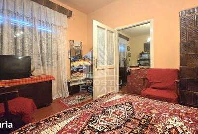 Casă cu 3 camere nedecomandat cu Teren 698 Mp în Pârneava