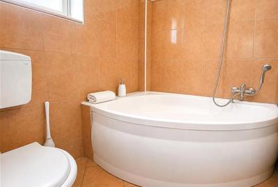 Casă individuală cu 7 camere cu Canalizare în Drumul Poienii - 8
