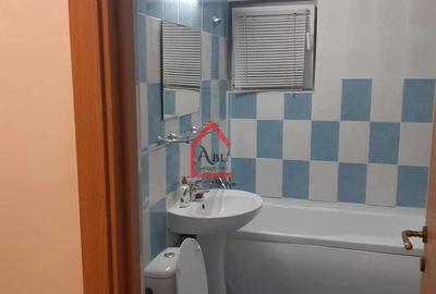 Apartament cu 2 camere semidecomandat în Filiași