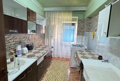 Apartament cu 3 camere decomandat în Dacia - 9