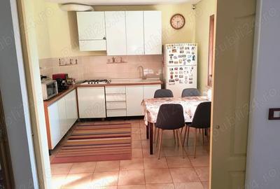 Casă cu 6 camere cu Teren 771 Mp în Central - 1