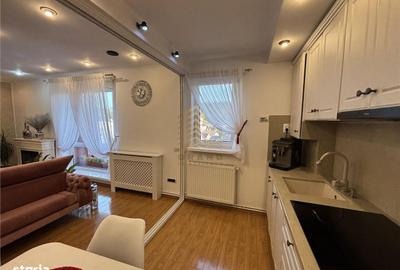 Apartament cu 4 camere decomandat în Ciupercenii Noi