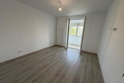 Apartament cu 3 camere decomandat în Titan - 1