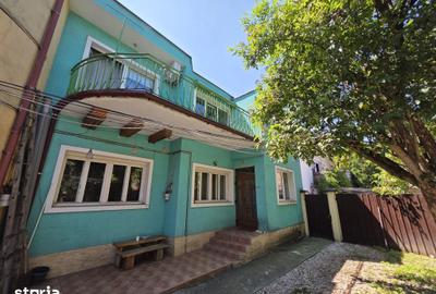 Casă cu 4 camere cu Teren 323 Mp în Central