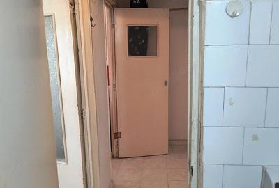 Garsonieră decomandată în UTA