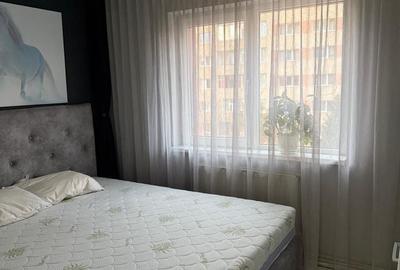 Apartament cu 3 camere semidecomandat în Central - 1
