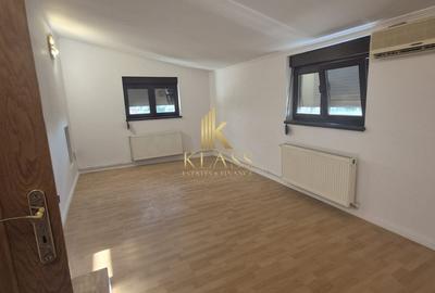 Casă cu 10 camere cu Teren 650 Mp în Central