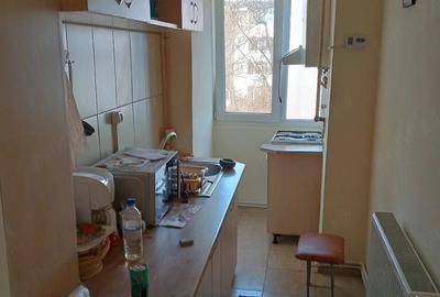 Garsonieră decomandată în Școlilor