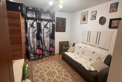 Apartament cu 3 camere semidecomandat în Central