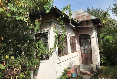 Casă cu 3 camere cu Teren 2600 Mp în Bradu