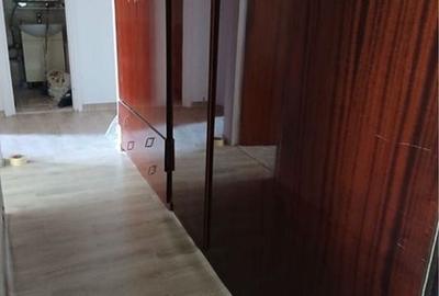 Apartament cu 2 camere decomandat în Titan