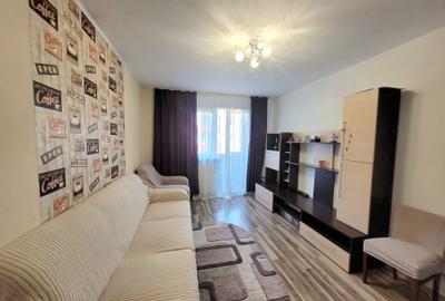 Apartament cu 3 camere decomandat în Florilor