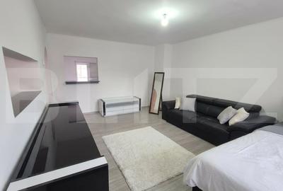 Apartament cu 3 camere decomandat, mobilat în Carpați 2