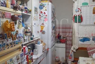 Apartament cu 3 camere semidecomandat în Central - 2