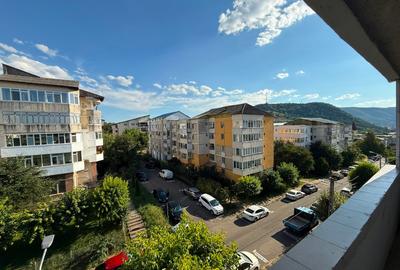 Apartament cu 2 camere decomandat în Calea Romanului