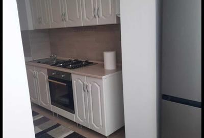 Apartament cu 2 camere semidecomandat în Micro 4