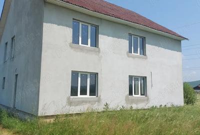 Casă cu 6 camere în Unirea - 1