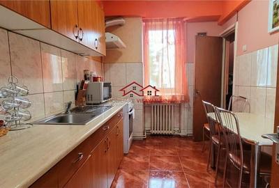 Apartament cu 3 camere decomandat în Ștrand - 1