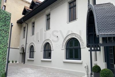 Casă cu 5 camere cu Teren 474 Mp în Romană